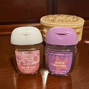 Bath & Body Works Pink Kiwi Berry and Beach Weather Hand Gel Duo